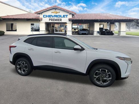 New 2026 Chevrolet Trax LT w/ Driver Confidence Package image 9