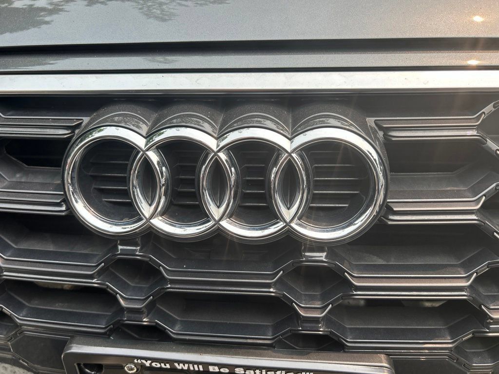Used 2023 Audi Q5 2.0T Premium w/ Convenience Package AWD/4WD image 8