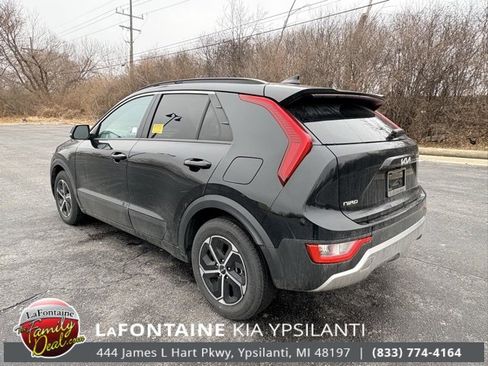 Certified 2024 Kia Niro EX image 3
