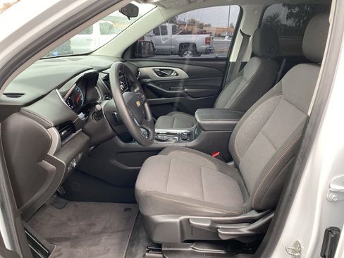 Used 2021 Chevrolet Traverse LS image 21