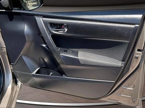 Used 2018 Toyota Corolla LE FWD image 22