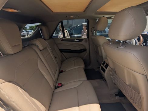 Used 2015 Mercedes-Benz ML 350 4MATIC image 11