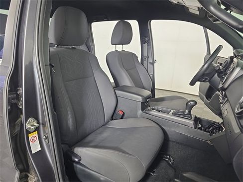 Used 2019 Toyota Tacoma TRD Sport image 21