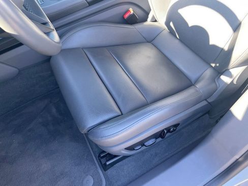 Used 2020 Porsche Taycan 4S w/ Premium Package image 23