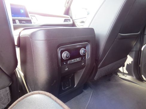 Used 2022 Chevrolet Tahoe High Country AWD/4WD image 16