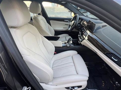 Used 2018 BMW 530e RWD image 62