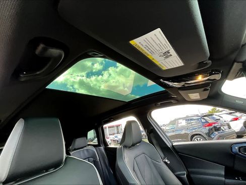 Used 2025 BMW X3 xDrive30i w/ Premium Package image 13