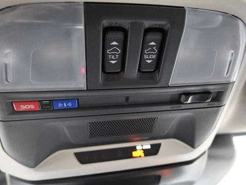 New 2025 Subaru Crosstrek 2.5i Limited w/ Crosstrek Mirror Package image 36