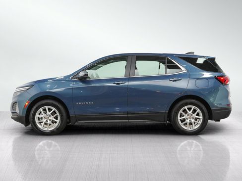 Used 2024 Chevrolet Equinox LT FWD image 2