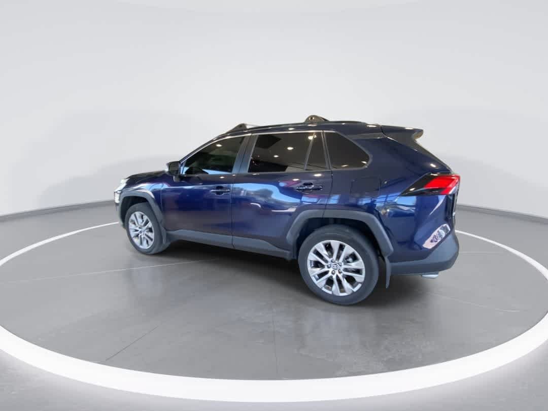 Certified 2022 Toyota RAV4 XLE Premium AWD/4WD image 6