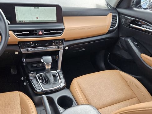 Used 2024 Kia Seltos EX image 32