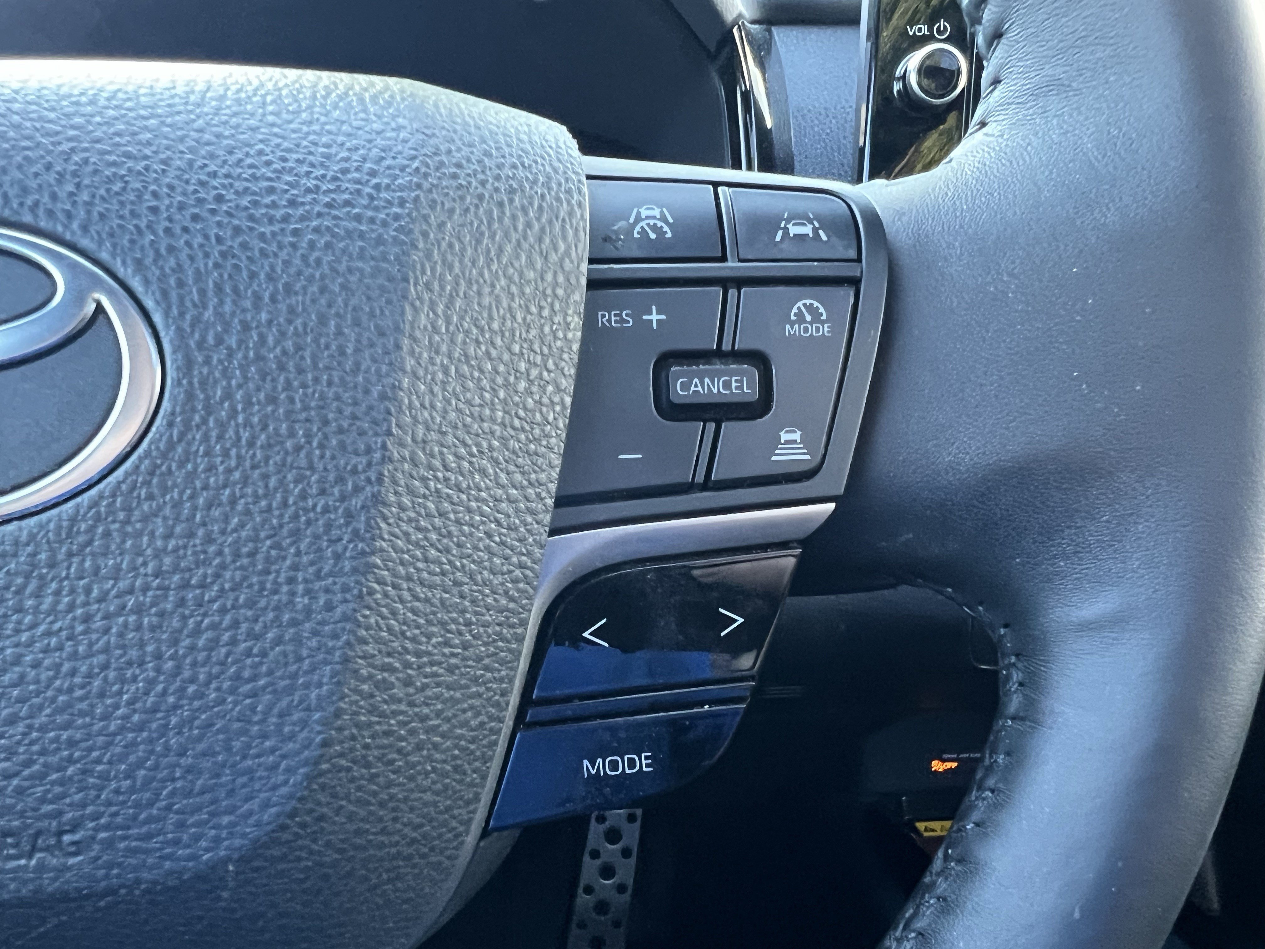 Used 2025 Toyota Camry XSE FWD image 20