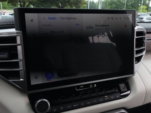 Used 2025 Toyota Sequoia Capstone w/ Tow Technology Package AWD/4WD image 19