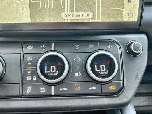 Used 2026 Land Rover Defender 110 S AWD/4WD image 27