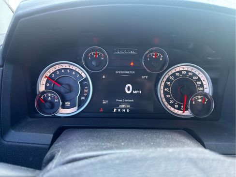 Used 2015 RAM 1500 Laramie w/ Convenience Group image 9