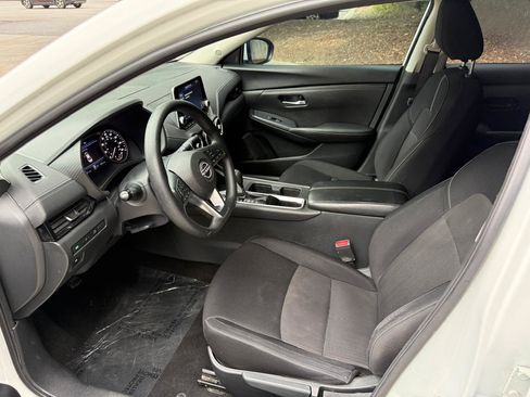 Used 2024 Nissan Sentra SV FWD image 10