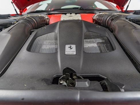 Used 2018 Ferrari 812 Superfast RWD image 40