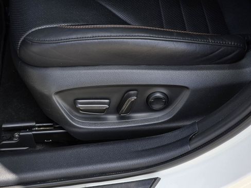 Used 2022 Toyota Avalon XSE FWD image 28