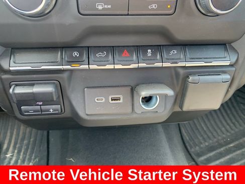 Used 2021 Chevrolet Silverado 1500 Custom w/ LPO, Dark Essentials Package AWD/4WD image 17