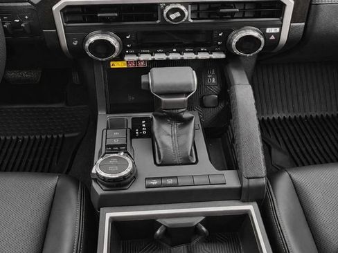 Used 2025 Toyota Tacoma Limited AWD/4WD image 19