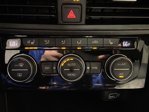 Used 2019 Volkswagen Jetta R-Line w/ R-Line Cold Weather Package FWD image 16