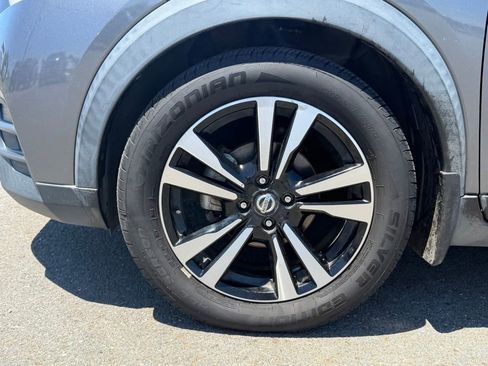 Used 2018 Nissan Kicks SV FWD image 9