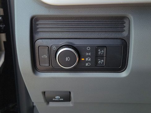 Used 2025 Ford F350 4x4 Crew Cab DRW Super Duty image 15