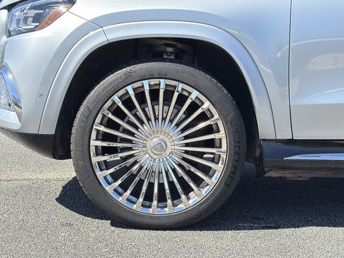 Used 2023 Mercedes-Benz Maybach GLS 600 4MATIC image 11