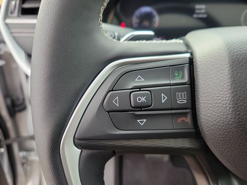 Used 2025 Jeep Grand Cherokee Laredo X w/ Luxury Tech Group I image 22