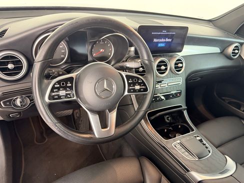 Used 2021 Mercedes-Benz GLC 300 image 4