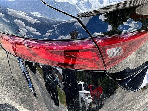 Used 2020 Alfa Romeo Giulia w/ Nero Edizione RWD image 22