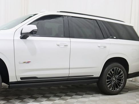 Used 2024 Cadillac Escalade V AWD/4WD image 4