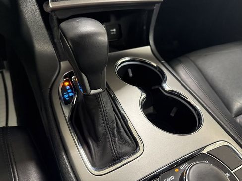 Used 2018 Jeep Grand Cherokee Limited image 29