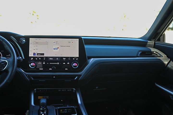 Used 2025 Lexus TX 500h AWD w/ Technology Package image 13