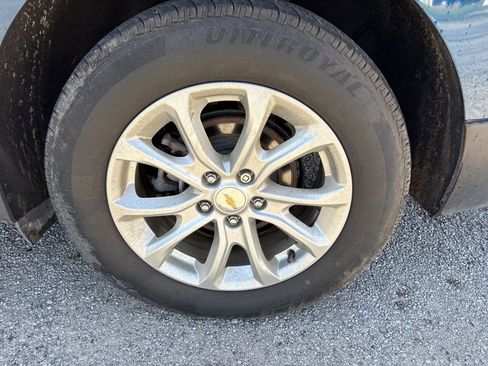Used 2019 Chevrolet Equinox LT w/ Driver Convenience Package image 19