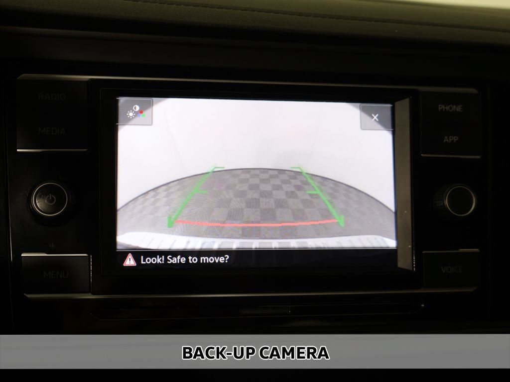 Used 2023 Volkswagen Jetta Sport FWD image 4