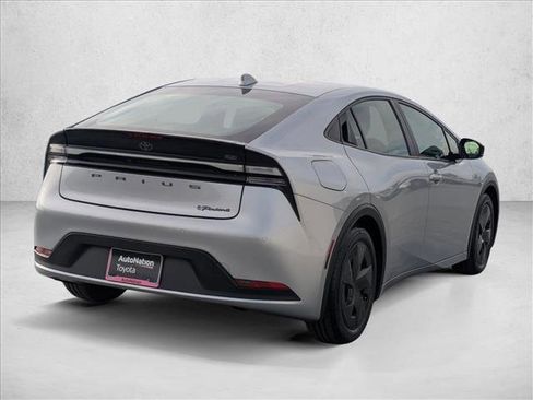 Used 2023 Toyota Prius Prime SE image 5