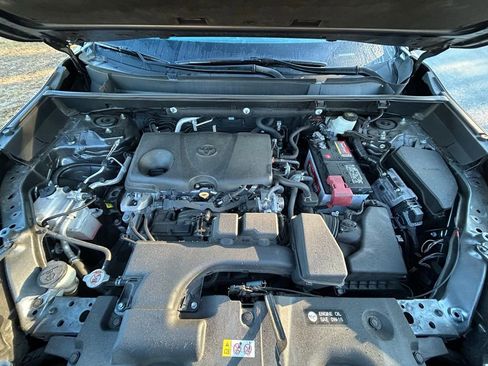 Used 2022 Toyota RAV4 LE image 11