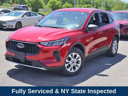 Used 2023 Ford Escape Active AWD/4WD image 2