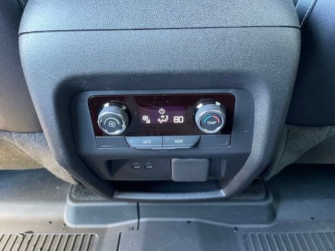Used 2025 Chevrolet Traverse Z71 w/ Driver Confidence Package AWD/4WD image 21
