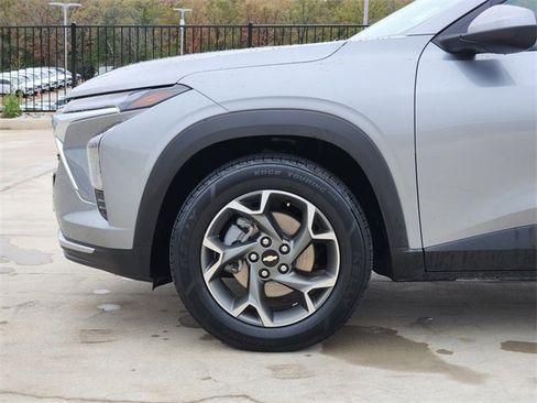 Certified 2024 Chevrolet Trax LT w/ Sunroof Package image 10