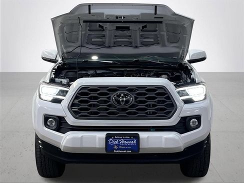 Used 2021 Toyota Tacoma TRD Sport w/ TRD Premium Sport Package AWD/4WD image 5