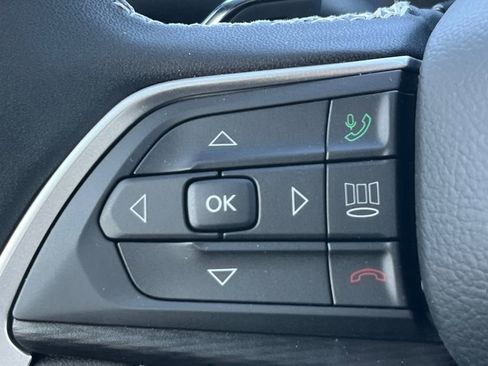 New 2025 Jeep Grand Cherokee Laredo image 11