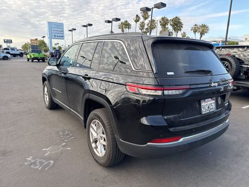 Used 2025 Jeep Grand Cherokee Laredo X RWD image 21