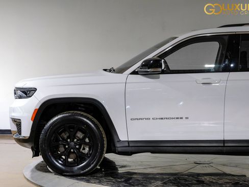 Used 2023 Jeep Grand Cherokee L Limited AWD/4WD image 14