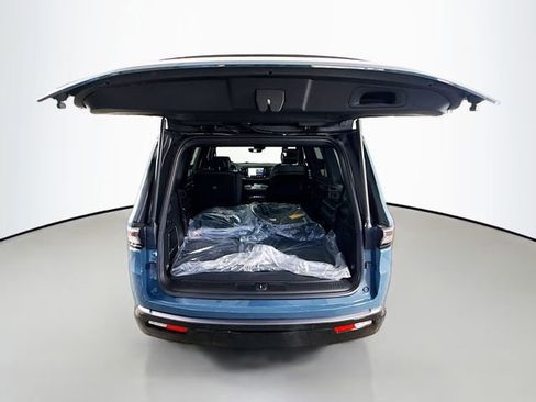 New 2026 Jeep Grand Wagoneer 4WD image 25