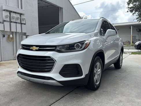 Used 2019 Chevrolet Trax LT w/ LT Convenience Package AWD/4WD image 9