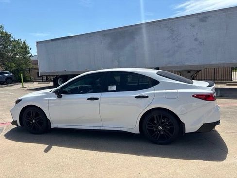 Used 2026 Toyota Camry Hybrid w/ Convenience Package FWD image 8