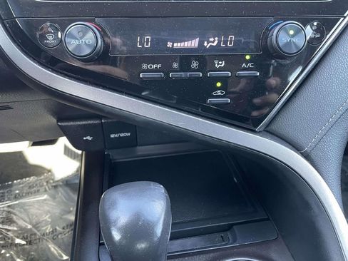 Used 2024 Toyota Camry SE w/ Convenience Package image 41