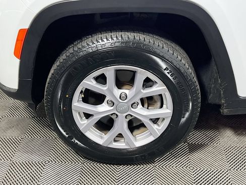 Used 2022 Jeep Grand Cherokee L Limited AWD/4WD image 27